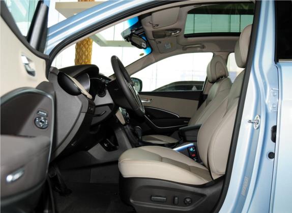 胜达(进口) 2013款 3.0L 四驱尊享版 7座 欧IV 车厢座椅   前排空间