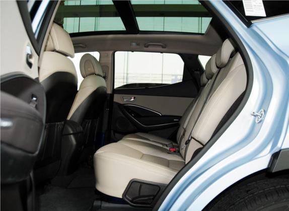 胜达(进口) 2013款 3.0L 四驱尊享版 7座 欧IV 车厢座椅   后排空间