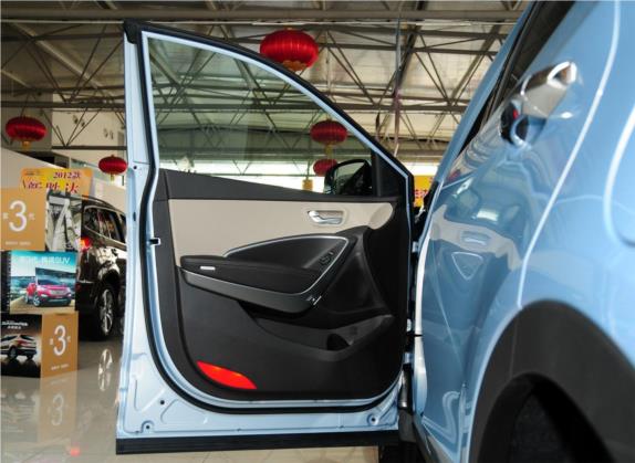 胜达(进口) 2013款 3.0L 四驱尊享版 7座 欧IV 车厢座椅   前门板