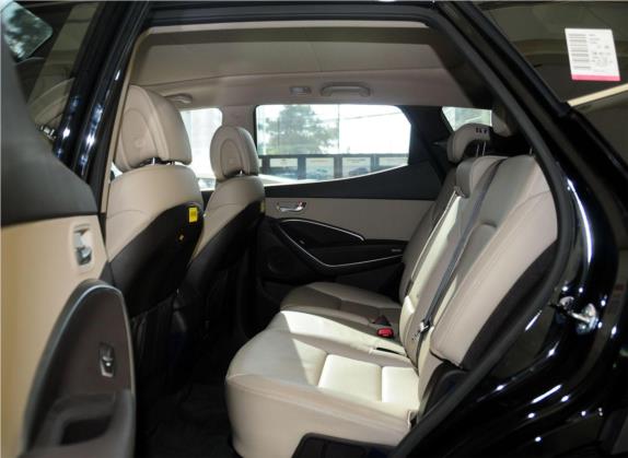 胜达(进口) 2013款 3.0L 四驱舒适导航版 7座 欧V 车厢座椅   后排空间
