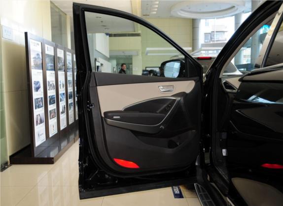 胜达(进口) 2013款 3.0L 四驱舒适导航版 7座 欧V 车厢座椅   前门板