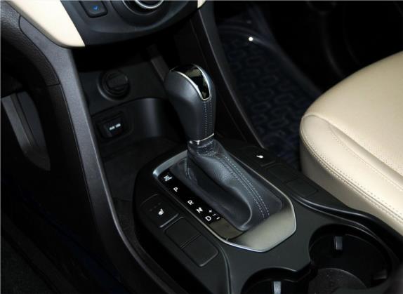 胜达(进口) 2013款 3.0L 四驱舒适导航版 7座 欧V 中控类   挡把