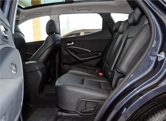 胜达(进口) 2013款 3.0L 四驱豪华版 7座 欧V 车厢座椅   后排空间