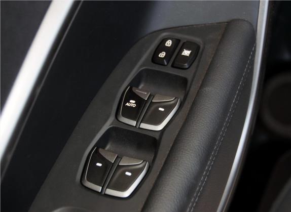 胜达(进口) 2013款 3.0L 四驱豪华版 7座 欧V 车厢座椅   门窗控制