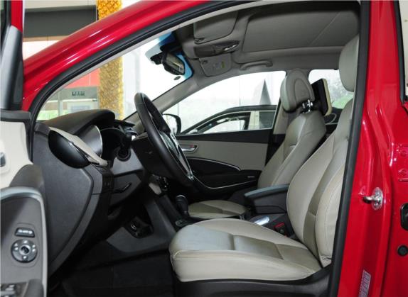 胜达(进口) 2013款 3.0L 四驱尊享版 7座 欧V 车厢座椅   前排空间