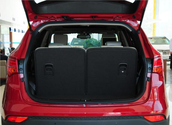胜达(进口) 2013款 3.0L 四驱尊享版 7座 欧V 车厢座椅   后备厢