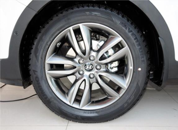 胜达(进口) 2013款 3.0L 四驱旗舰版 7座 欧V 其他细节类   前轮