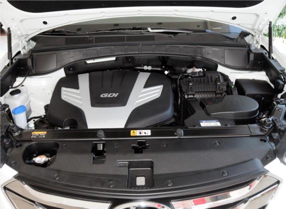 胜达(进口) 2013款 3.0L 四驱旗舰版 7座 欧V 其他细节类   发动机舱