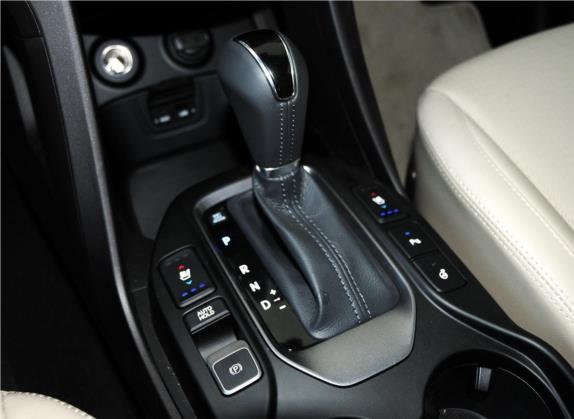 胜达(进口) 2013款 3.0L 四驱旗舰版 7座 欧V 中控类   挡把