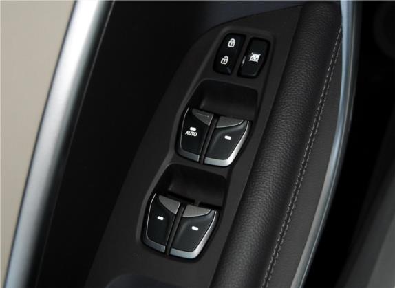 胜达(进口) 2013款 3.0L 四驱旗舰版 7座 欧V 车厢座椅   门窗控制