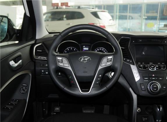 胜达(进口) 2013款 改款 3.0L 四驱豪华版 欧IV 中控类   驾驶位
