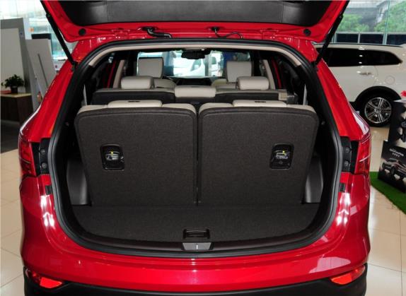 胜达(进口) 2013款 改款 3.0L 四驱旗舰版 欧IV 车厢座椅   后备厢