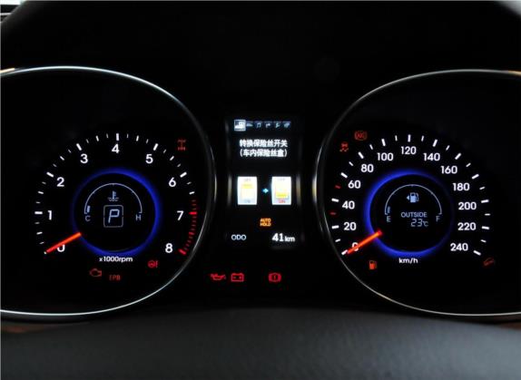 胜达(进口) 2013款 改款 3.0L 四驱旗舰版 欧IV 中控类   仪表盘