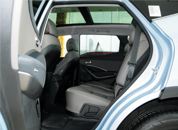 胜达(进口) 2013款 改款 3.0L 四驱舒适导航版 欧V 车厢座椅   后排空间