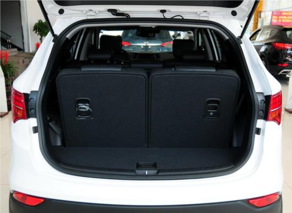 胜达(进口) 2013款 改款 3.0L 四驱旗舰版 欧V 车厢座椅   后备厢
