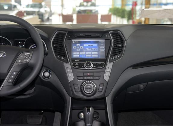 格越 2013款 2.2T 7座四驱舒适版 中控类   中控台