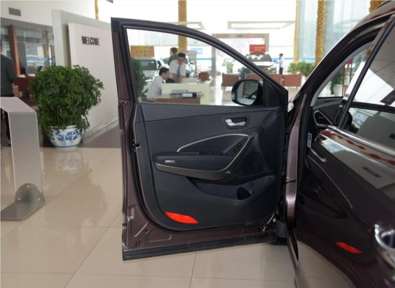 格越 2013款 2.2T 7座四驱舒适版 车厢座椅   前门板