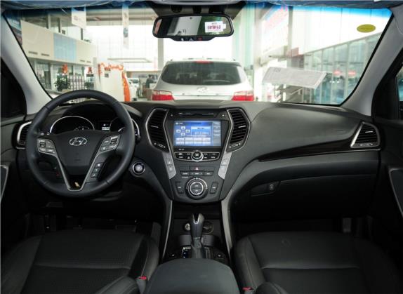 格越 2013款 3.0L 6座四驱舒适版 中控类   中控全图
