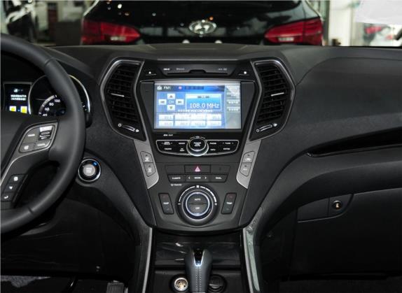 格越 2013款 3.0L 7座四驱舒适版 中控类   中控台