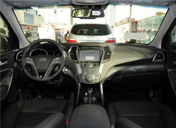 格越 2013款 3.0L 6座四驱豪华版 中控类   中控全图