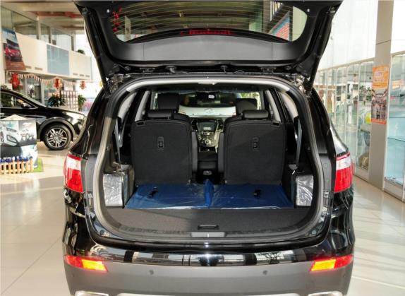 格越 2013款 3.0L 6座四驱豪华版 车厢座椅   后备厢