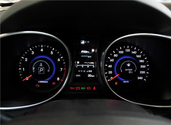 格越 2013款 3.0L 6座四驱豪华版 中控类   仪表盘