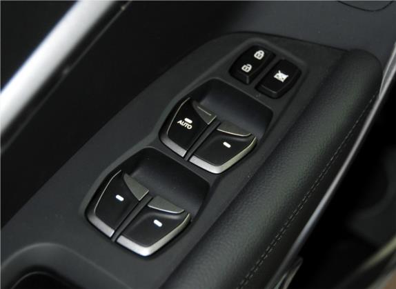 格越 2013款 3.0L 6座四驱豪华版 车厢座椅   门窗控制