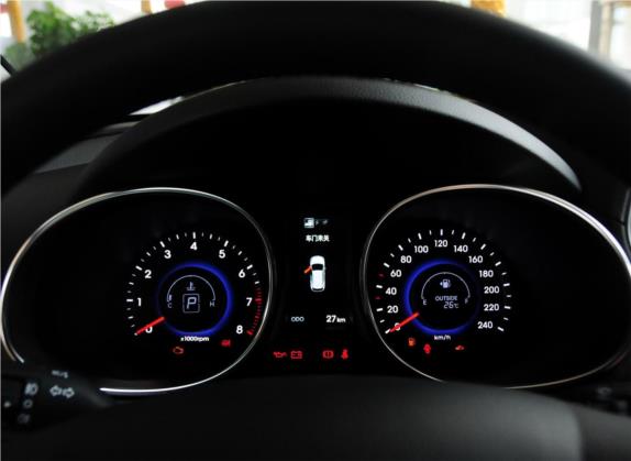 格越 2013款 3.0L 7座四驱豪华版 中控类   仪表盘