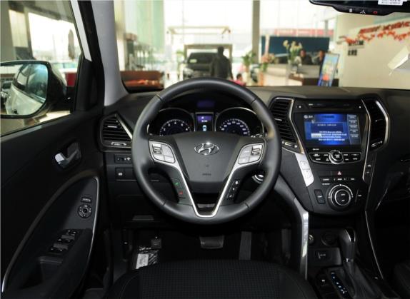 格越 2013款 3.3L 7座四驱豪华版 中控类   驾驶位