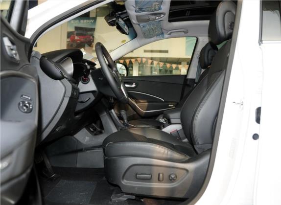格越 2013款 3.3L 7座四驱豪华版 车厢座椅   前排空间