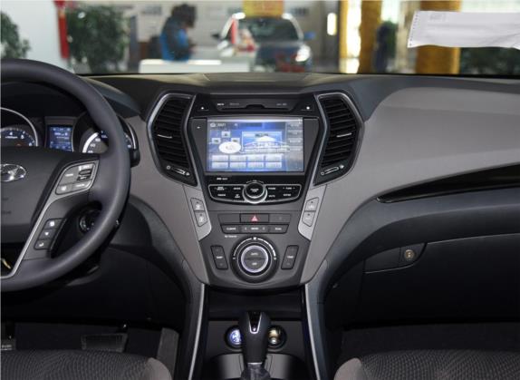 格越 2015款 2.0T 7座两驱领先版 中控类   中控台