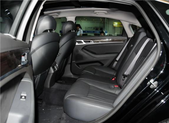 捷恩斯 2015款 3.0GDi 四驱豪华版 车厢座椅   后排空间