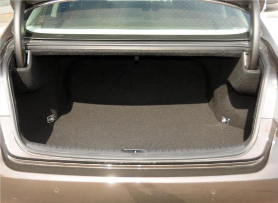 捷恩斯 2015款 3.0GDi 四驱旗舰版 车厢座椅   后备厢
