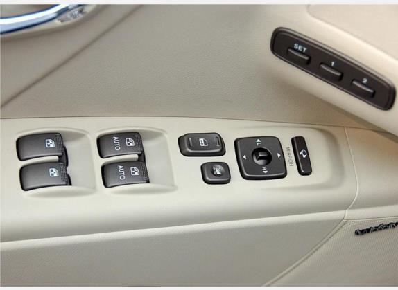雅尊 2009款 3.3L 豪华型 车厢座椅   门窗控制