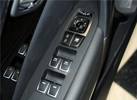 雅尊 2011款 2.4L 豪华型 车厢座椅   门窗控制