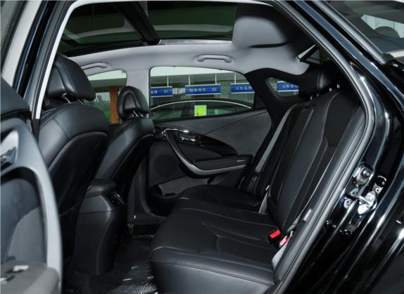 雅尊 2011款 2.4L 尊贵型 车厢座椅   后排空间