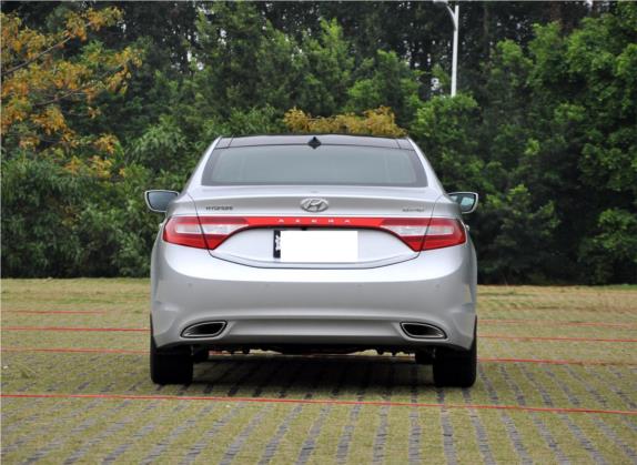 雅尊 2011款 2.4L 旗舰型 外观   正后