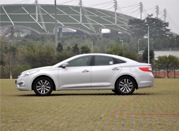 雅尊 2011款 2.4L 旗舰型 外观   正侧