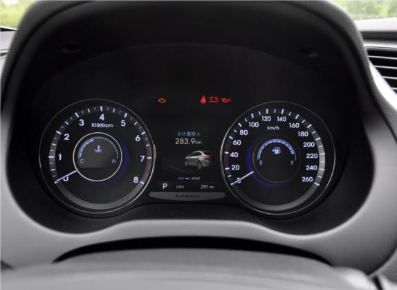 雅尊 2011款 2.4L 旗舰型 中控类   仪表盘