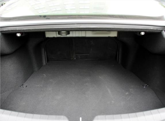 雅尊 2011款 3.0L 旗舰型 车厢座椅   后备厢