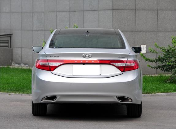 雅尊 2011款 3.0L 旗舰型 外观   正后