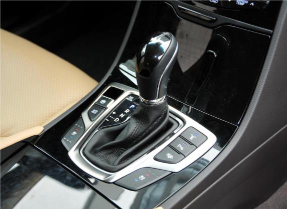 雅尊 2011款 3.0L 旗舰型 中控类   挡把