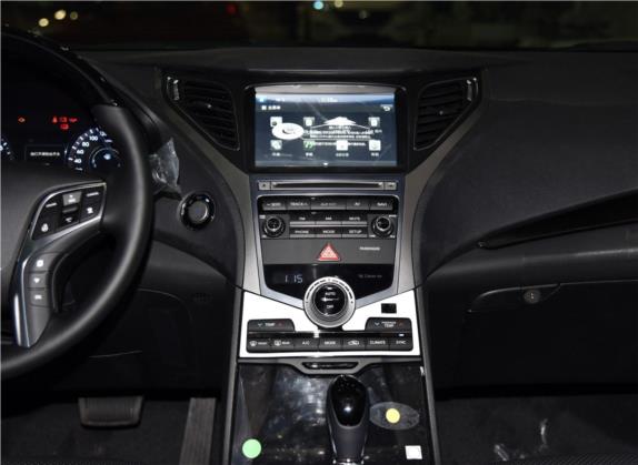 雅尊 2015款 3.0L 旗舰型 中控类   中控台