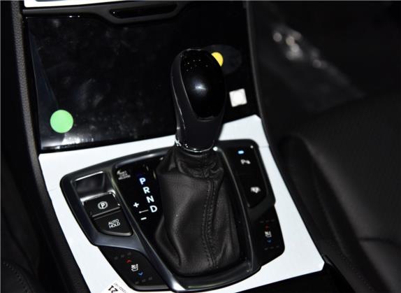 雅尊 2015款 3.0L 旗舰型 中控类   挡把