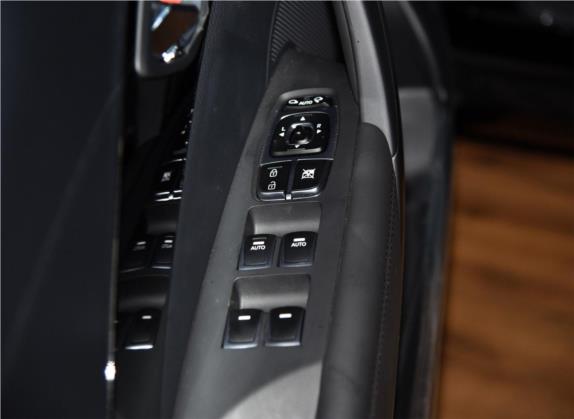 雅尊 2015款 3.0L 旗舰型 车厢座椅   门窗控制