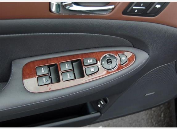 劳恩斯 2008款 BH330 舒适版 车厢座椅   门窗控制