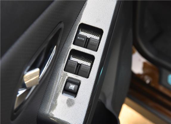 启腾V60 2017款 1.5L 豪华型 车厢座椅   门窗控制