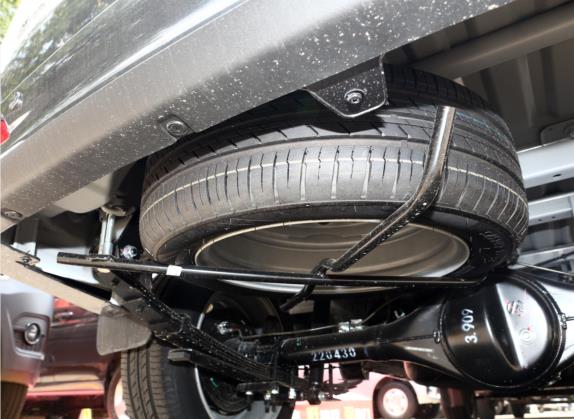 金海狮M 2022款 熊猫版 1.5L 旅行狮客车 7座 其他细节类   备胎