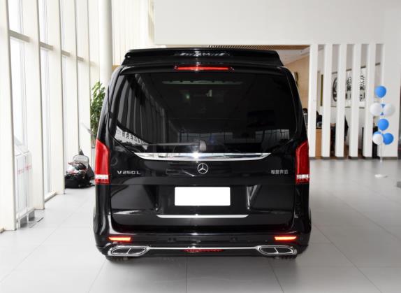 晓奥V-Class 2022款 凡克雅宝钻石版 外观   正后