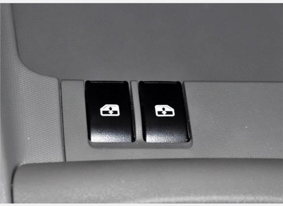 赛欧 2010款 三厢 1.2L 手动温馨版 车厢座椅   门窗控制